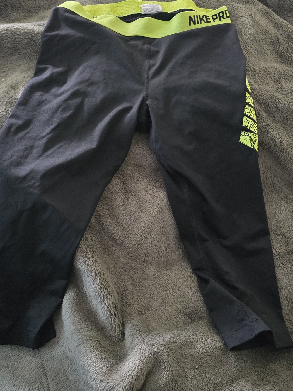 WOMENS NIKE  Black Capri Leggings with Neon Yellow Waistband